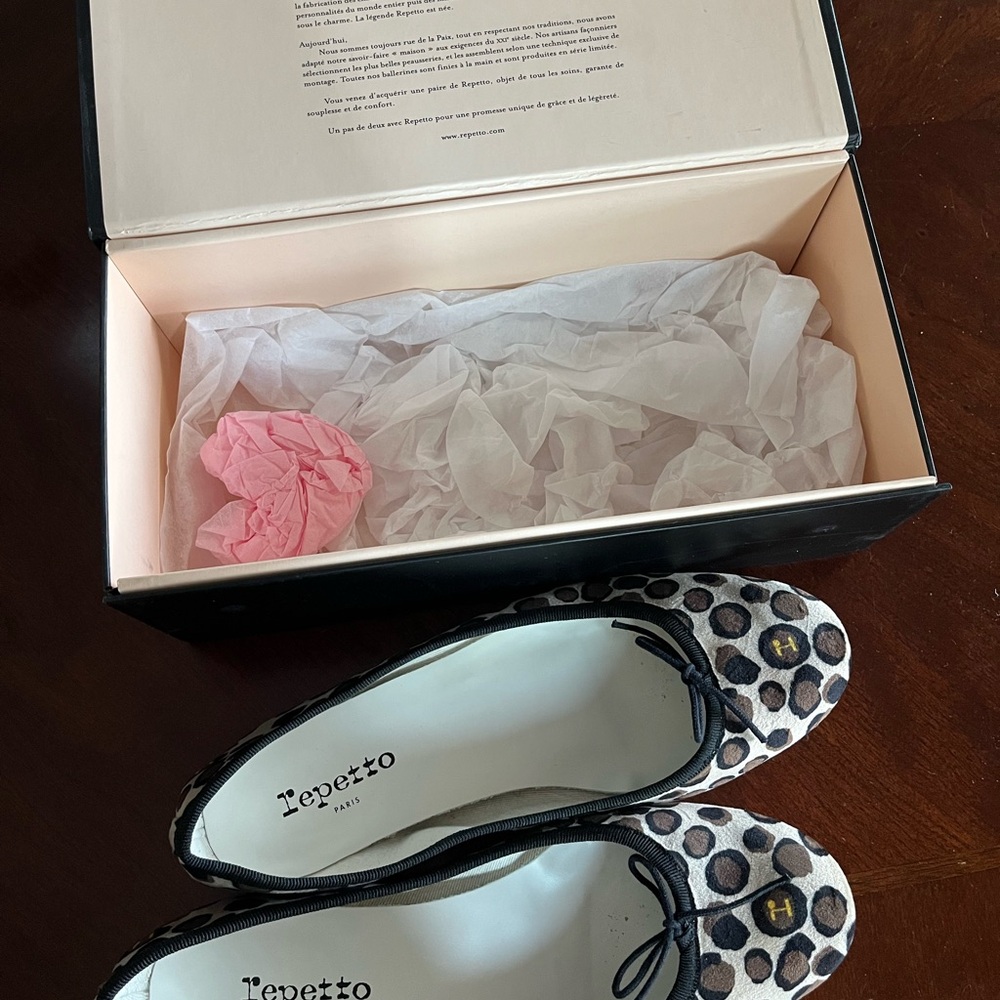Repetto Brown and Black Flats & Loafers
